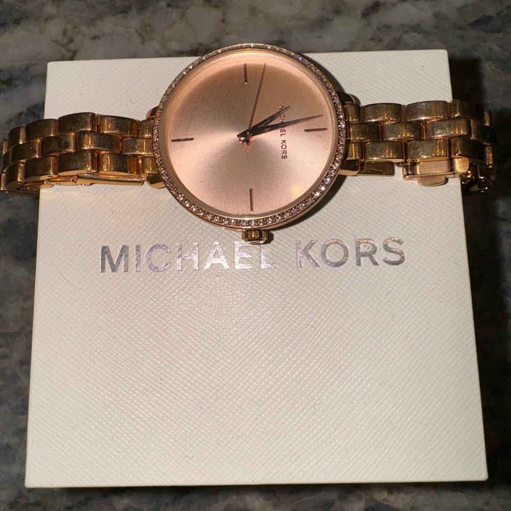 Michael Kors MK Gold Watch 🌸 - Picture 3 of 4